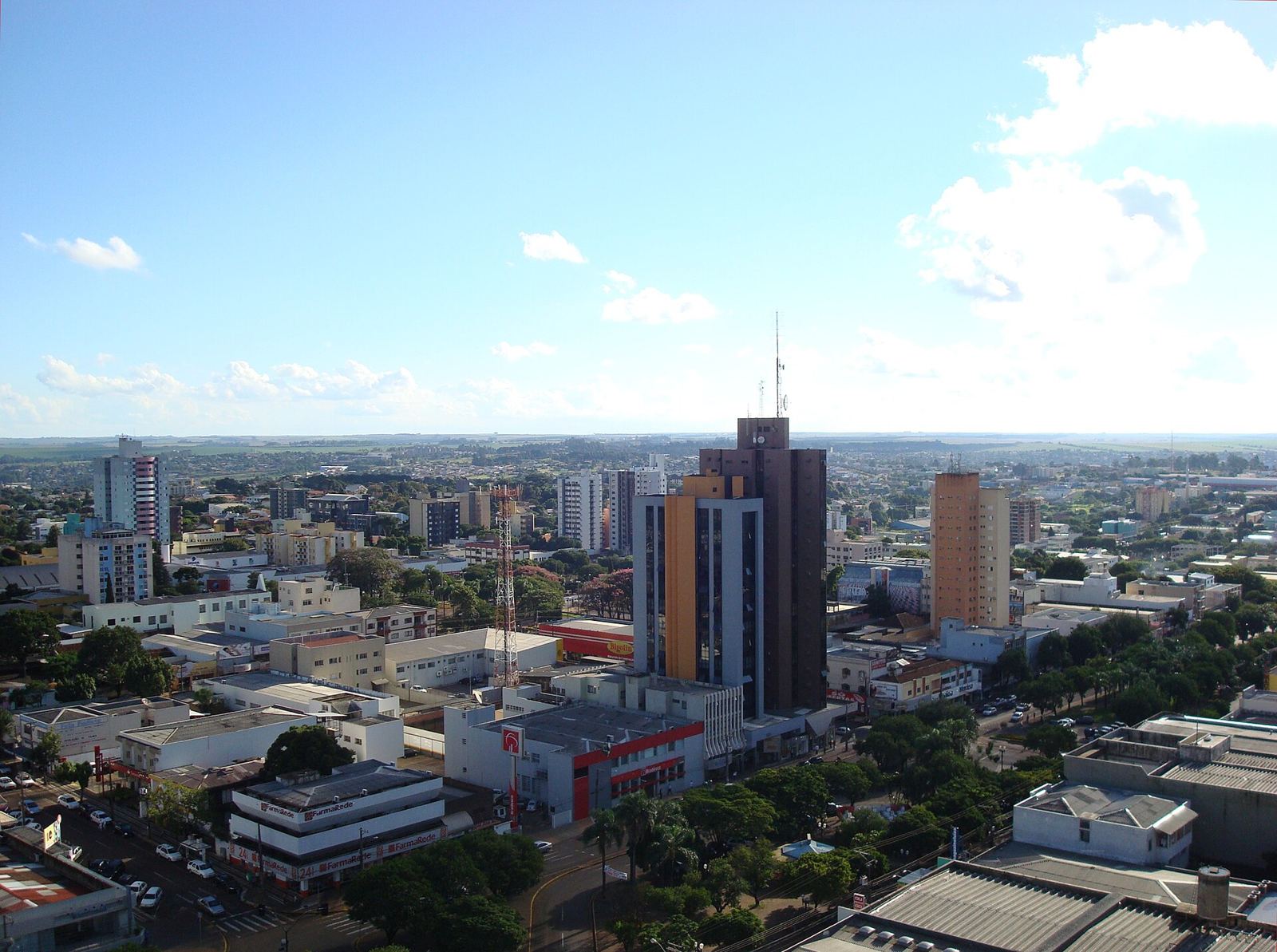 Vista do centro de Cascavel, no Paraná, a partir de um prédio